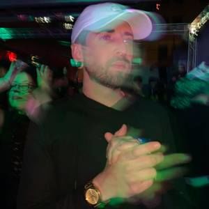 Meet your Posher, Zach